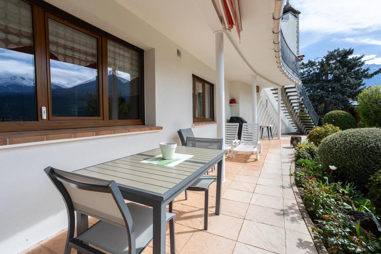 Vue Sur Les Montagnes Embrun Exterior foto